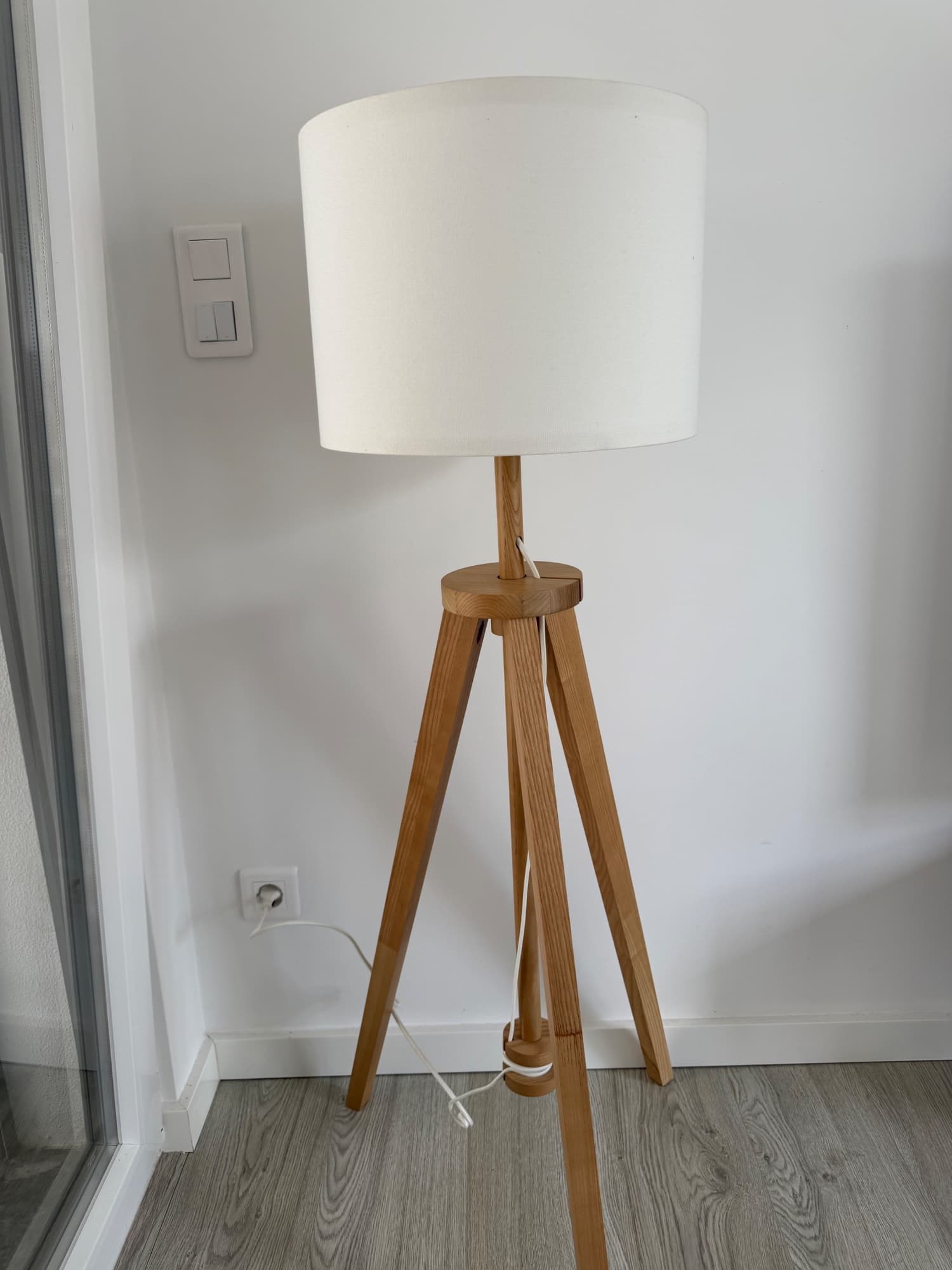 LAUTERS Floor lamp, ash, white, Max.: 13 W