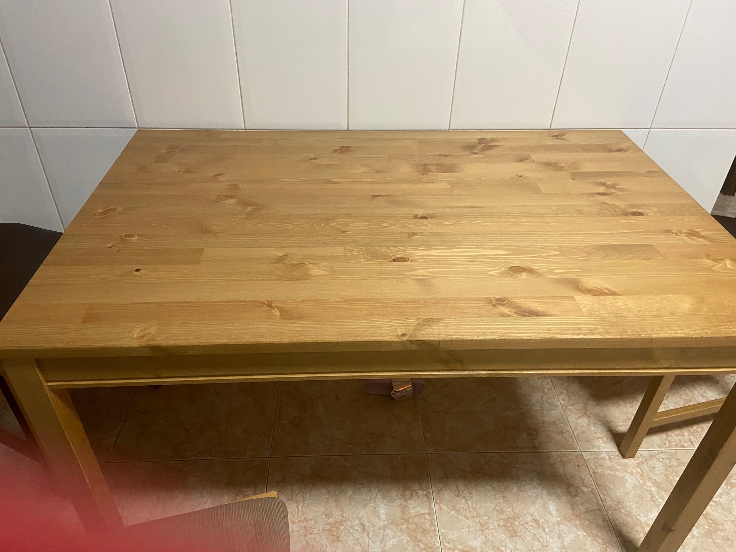 HÄGERNÄS mesa e 4 cadeiras, acabamento envelhecido pinho