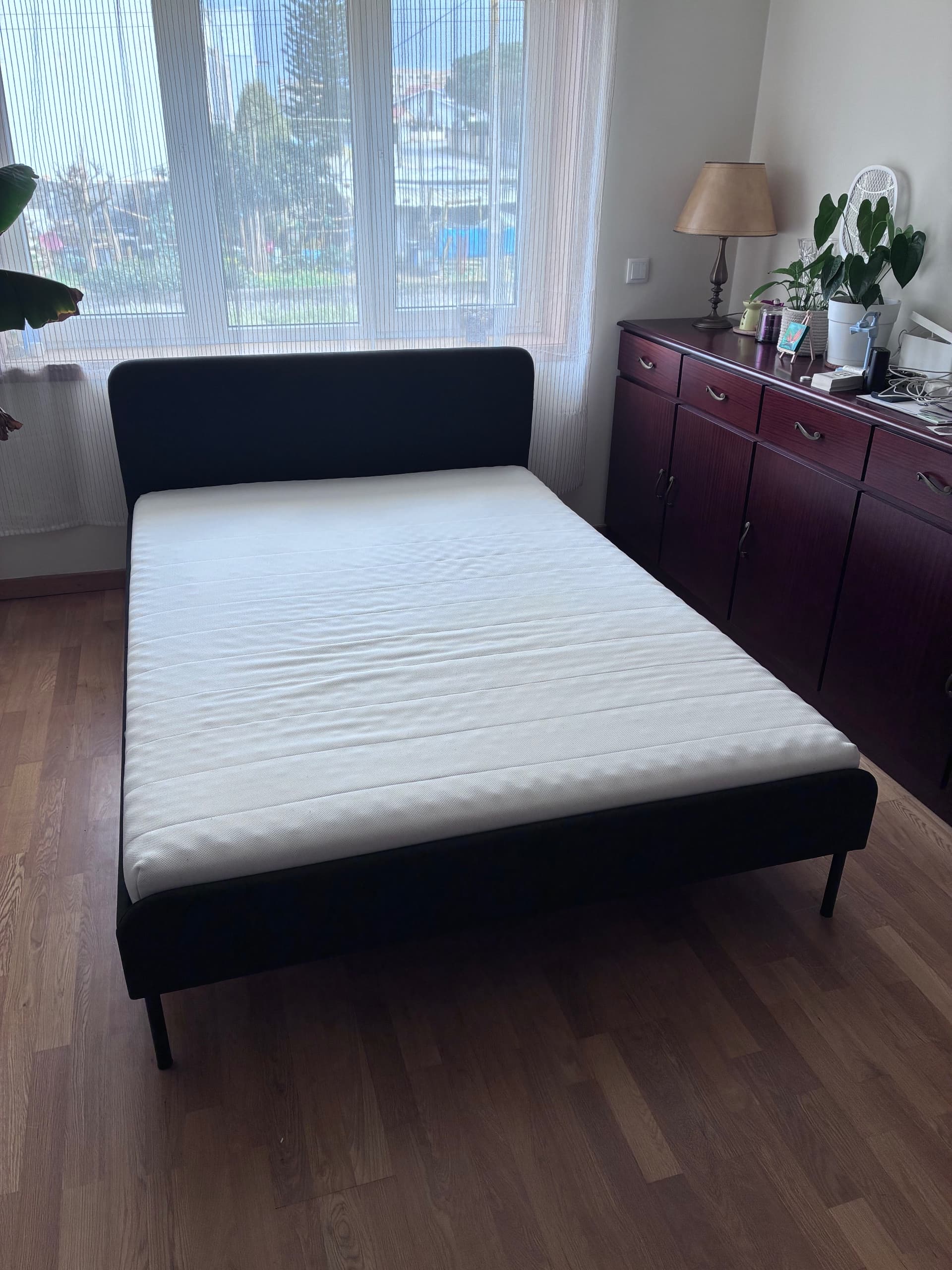 SLATTUM upholstered bed frame, Vissle dark grey, 140x200 cm