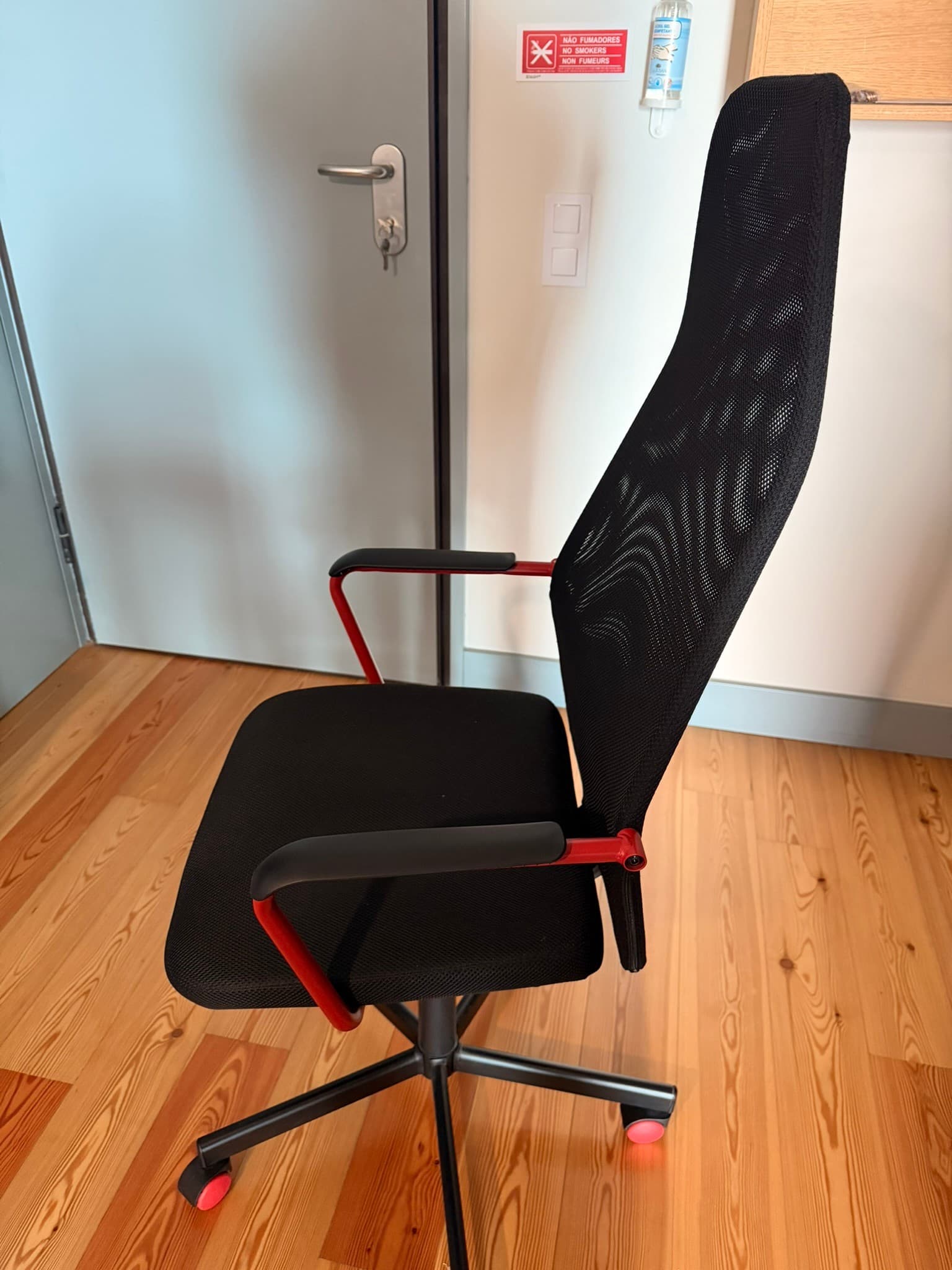 HUVUDSPELARE gaming chair, black