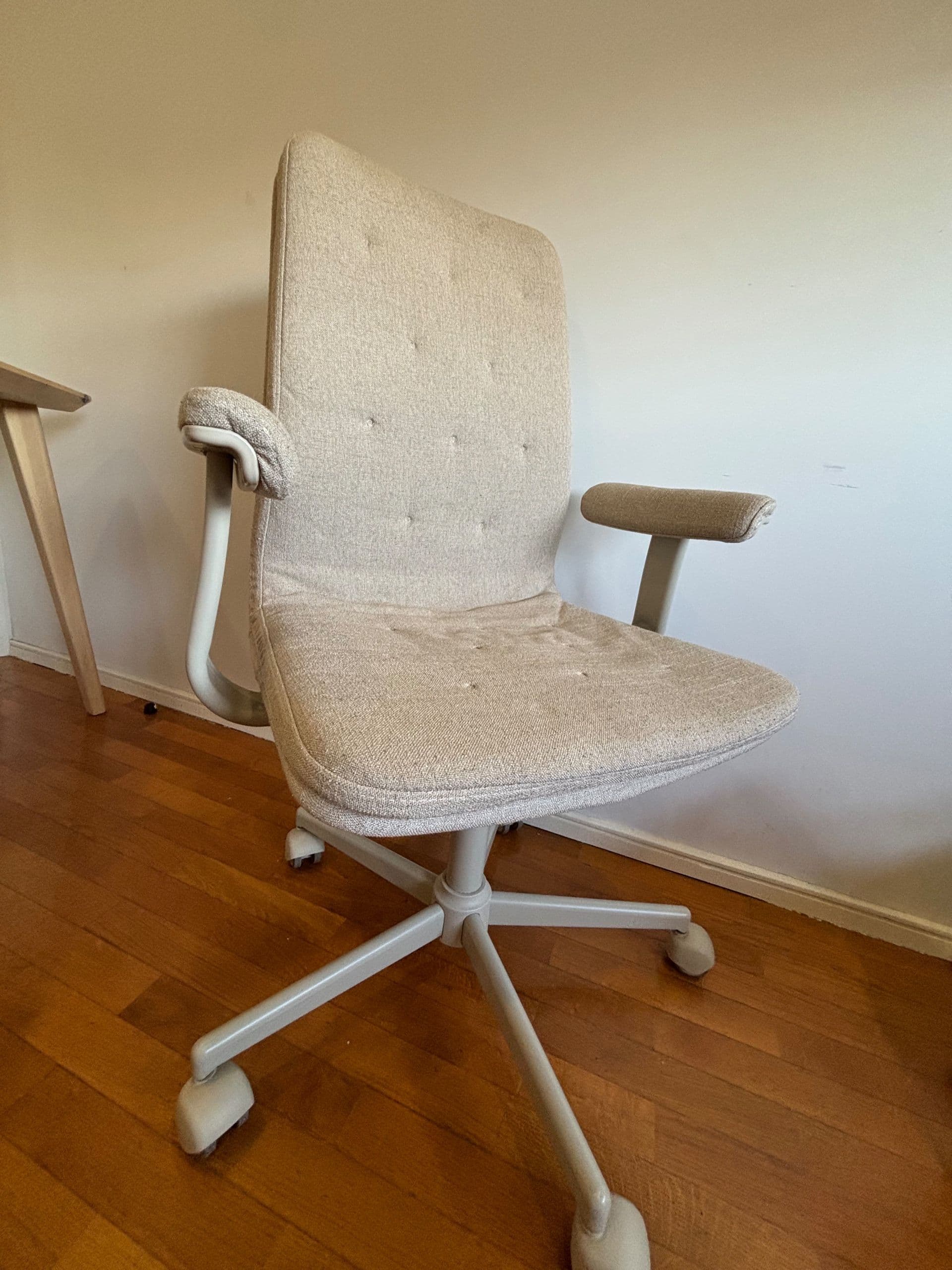 MULLFJÄLLET conference chair with castors, Naggen beige