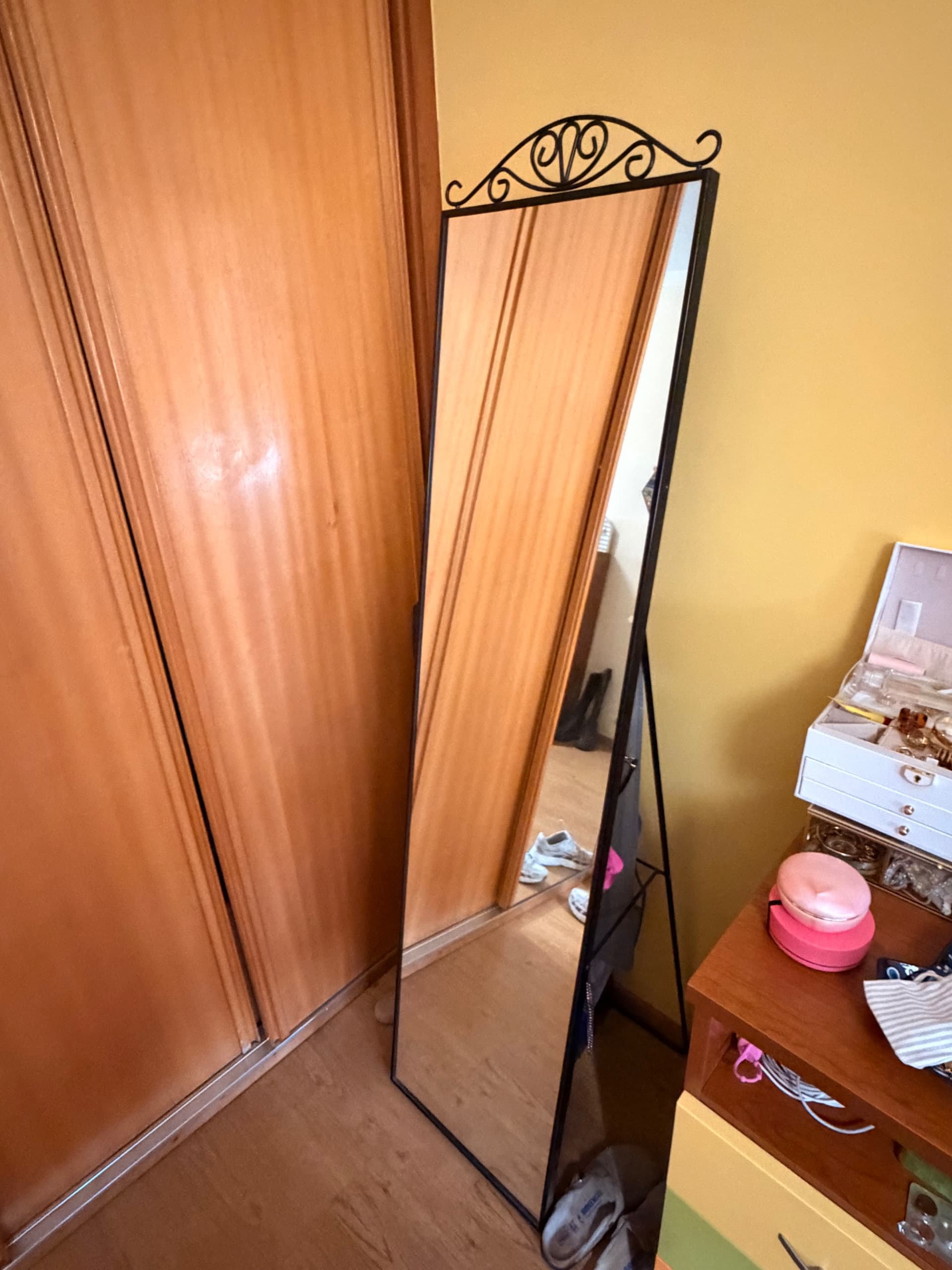 KARMSUND PRETO Standing mirror, black, 40x167 cm