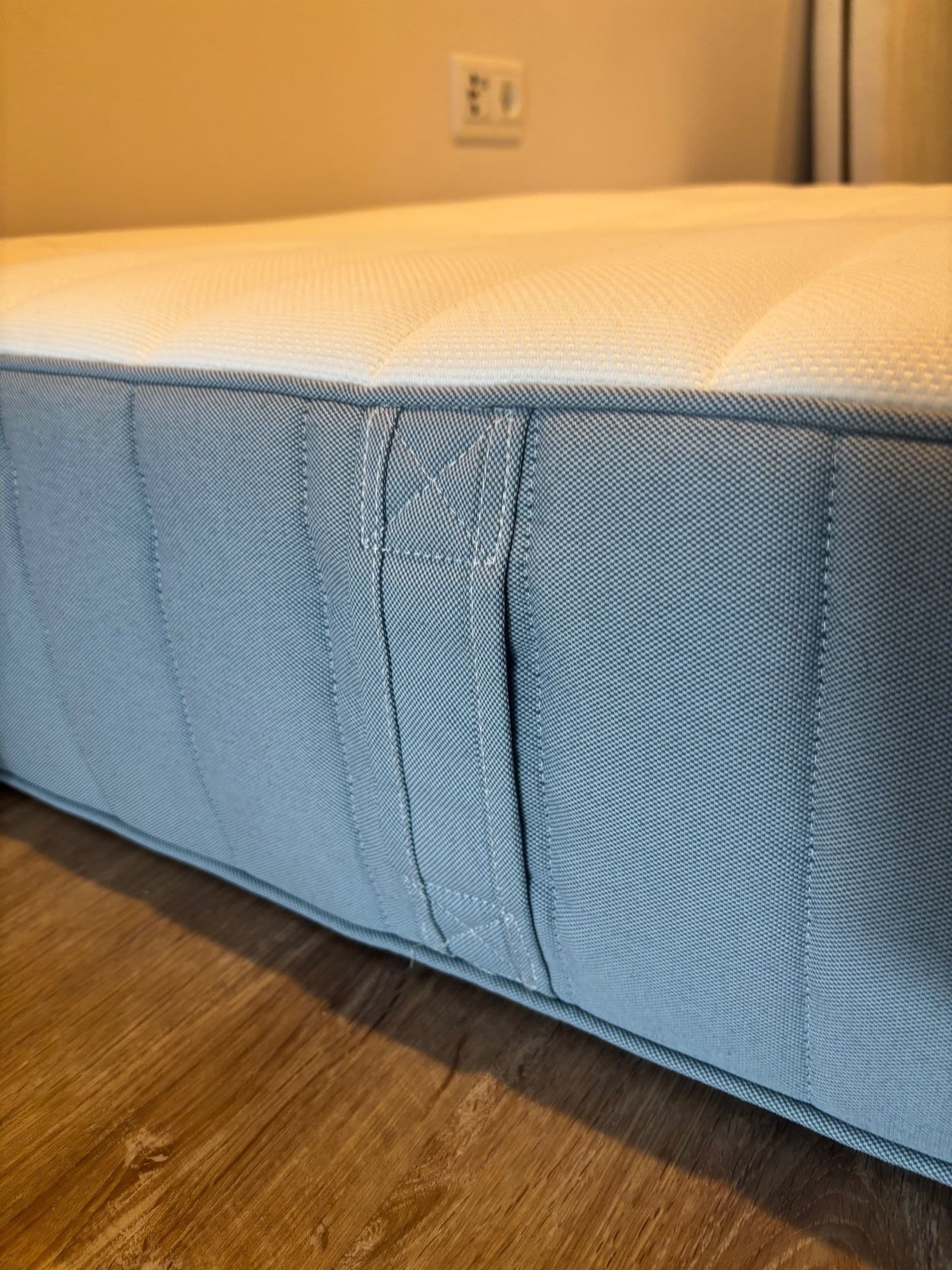 LYNGÖR divan bed, Valevåg firm/light blue dark grey, 160x200 cm