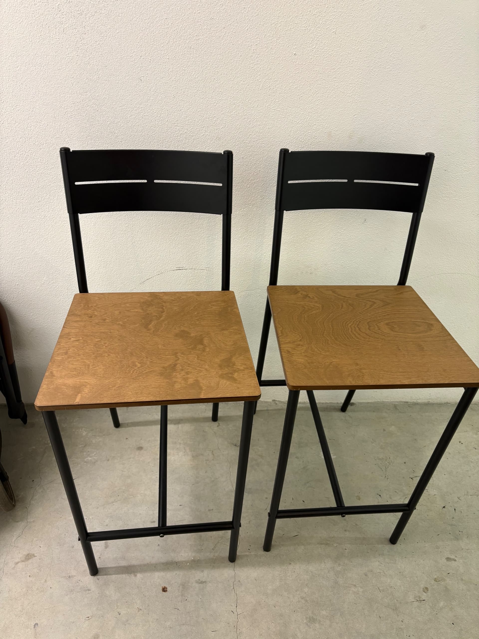 2 BANCOS ALTOS IKEA