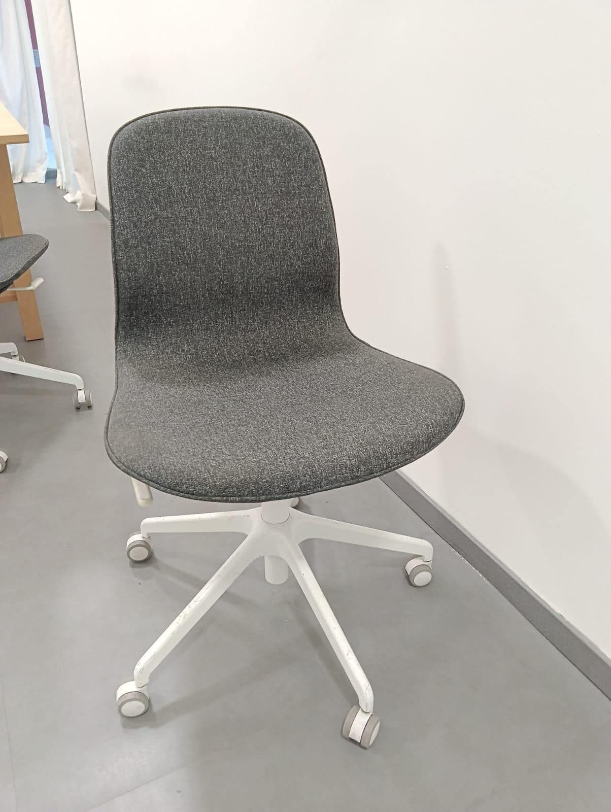 LÅNGFJÄLL conference chair, Gunnared dark grey/white