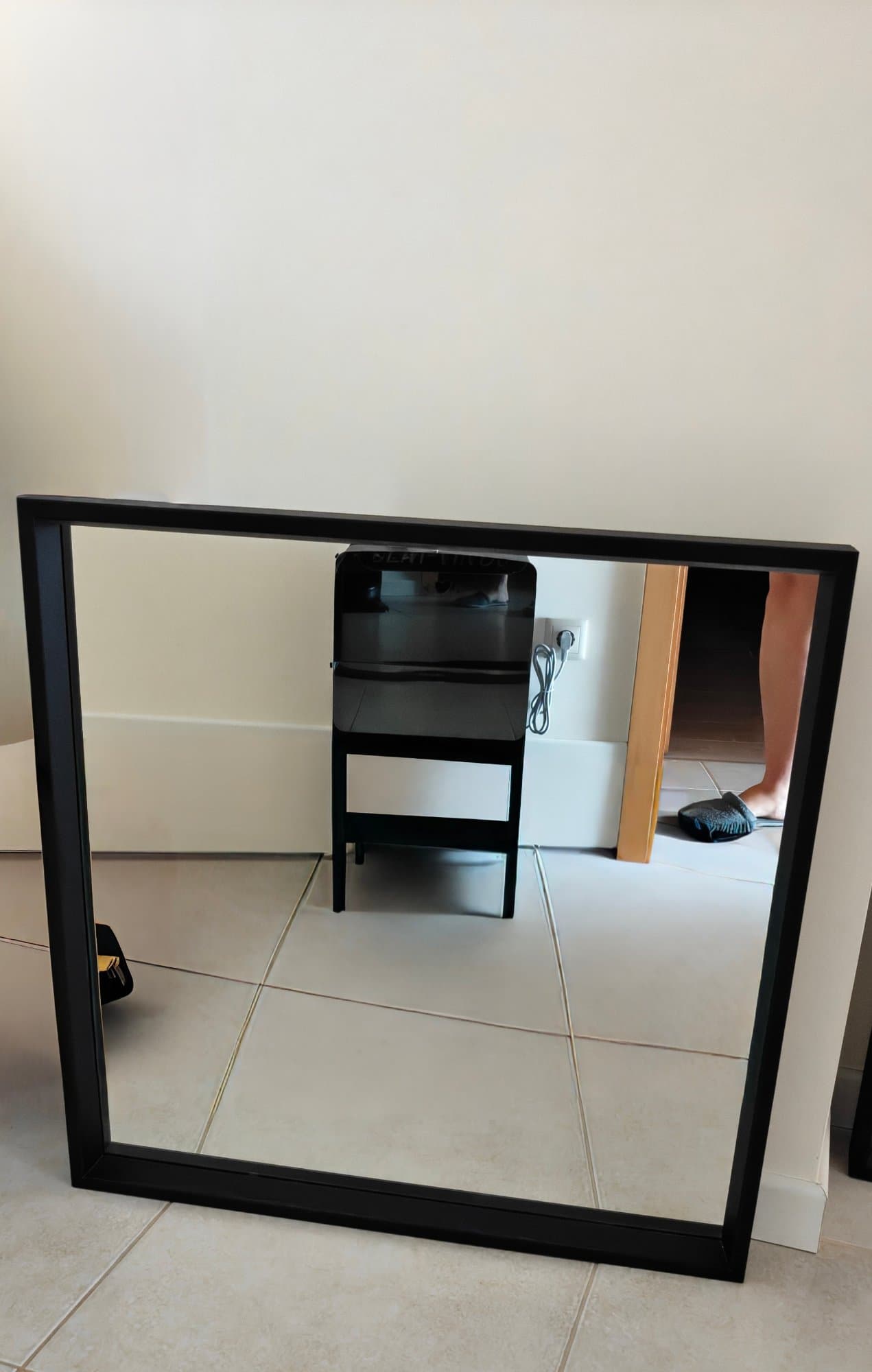 NISSEDAL Espelho, preto, 65x65 cm