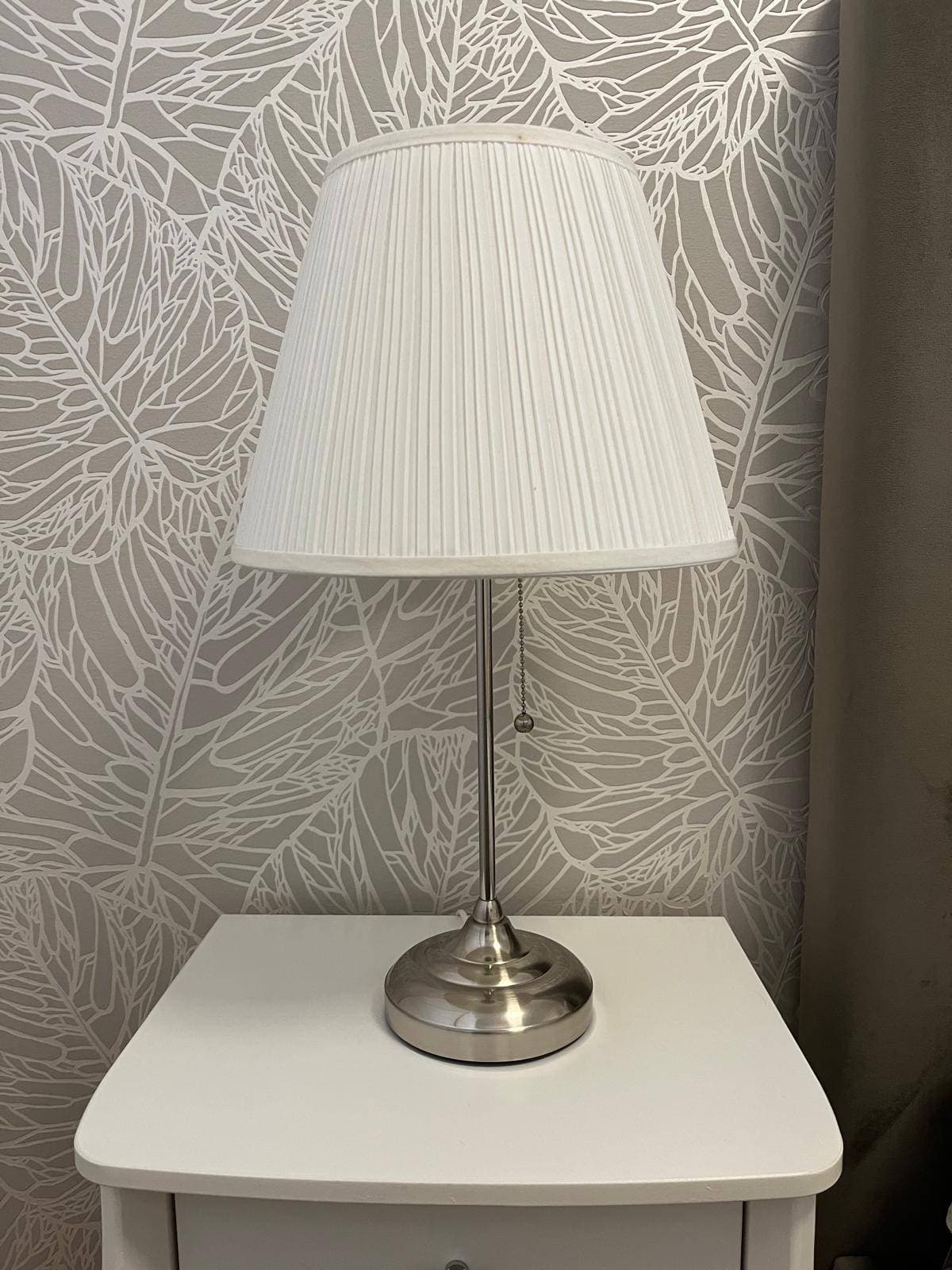 2 CANDEEIROS DE MESA Table lamp, nickel-plated, white, Max.: 75 W