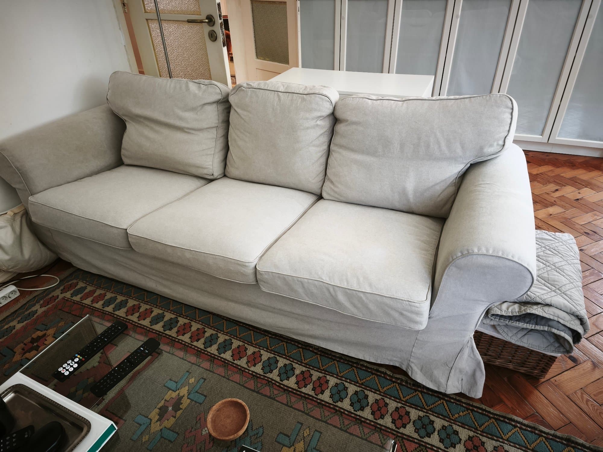 EKTORP sofá 3 lugares, Totebo bege claro
