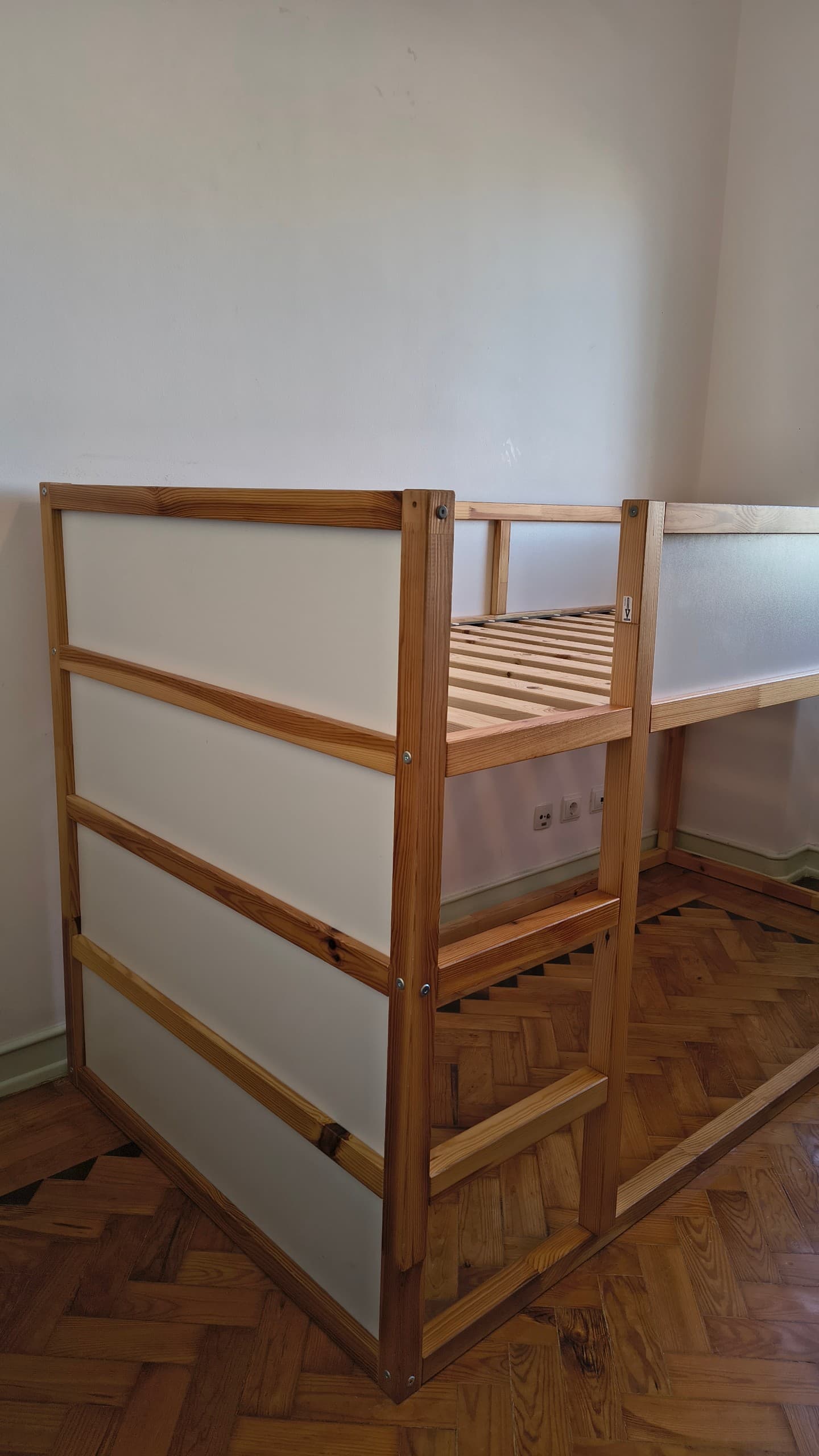 CAMA KURA Reversible bed, white, pine, 90x200 cm