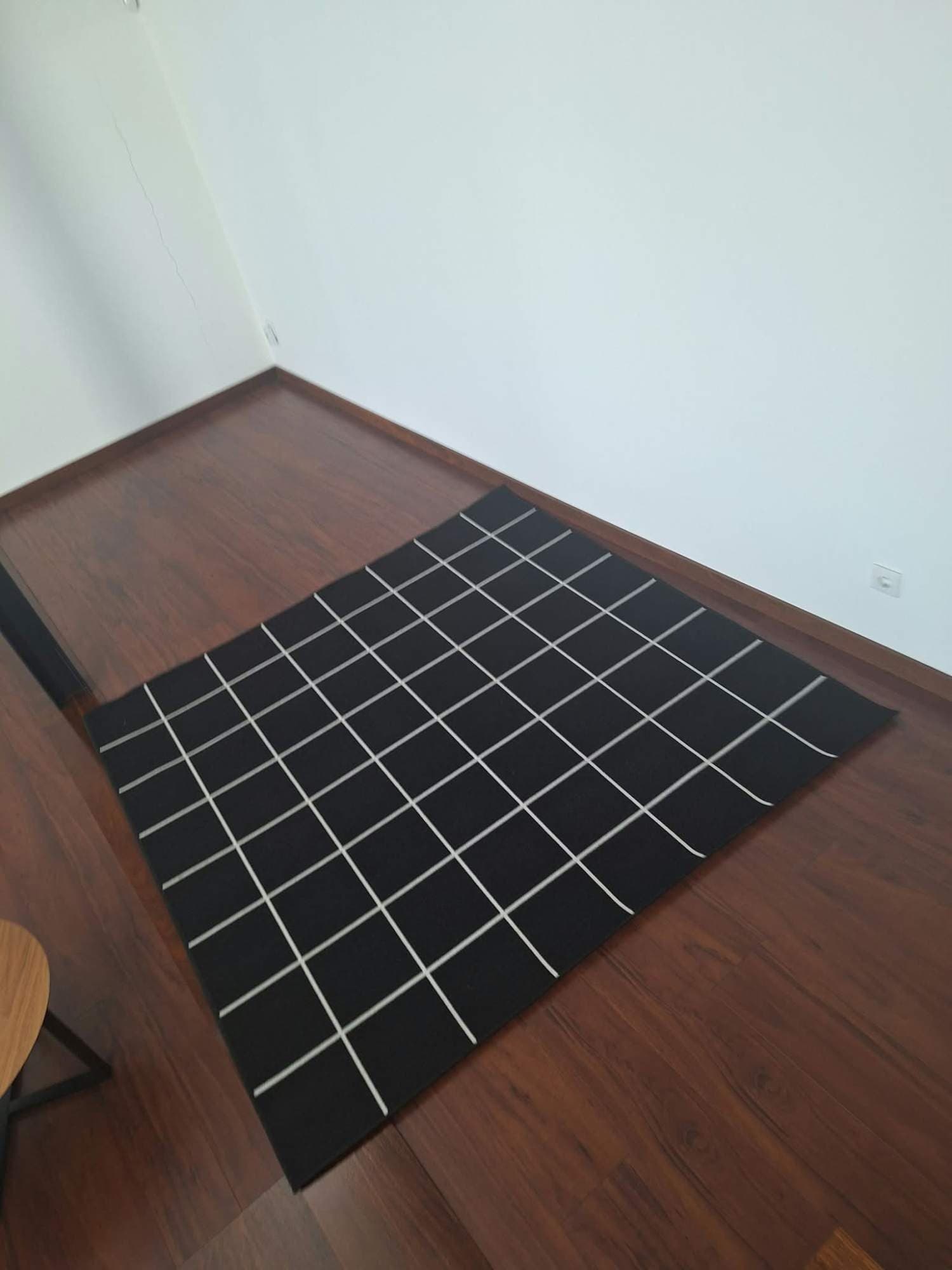 SVALLERUP tapete tecelag plana, int/exterior, preto/branco
