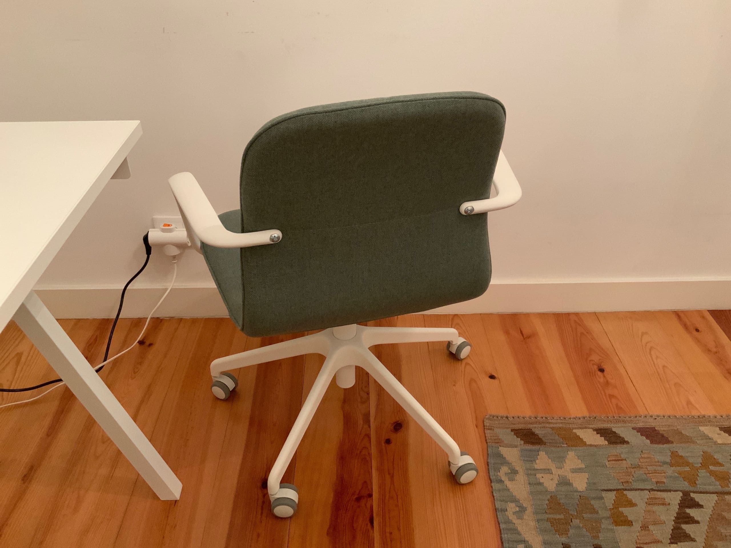 LÅNGFJÄLL cadeira giratória c/braços, Gunnared cinz esverd/branco