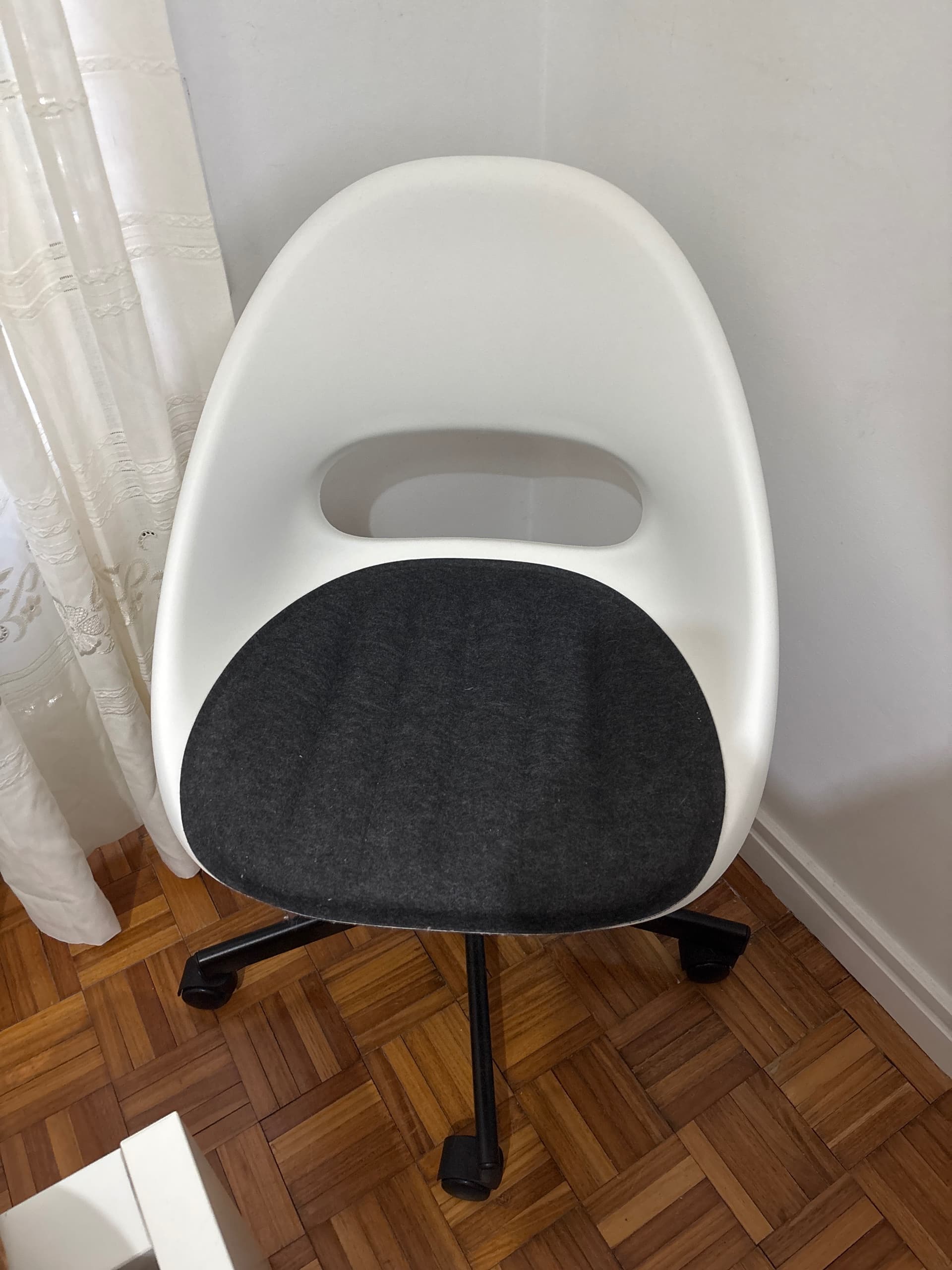 LOBERGET / MALSKÄR cadeira p/escritório, branco preto/cinz esc