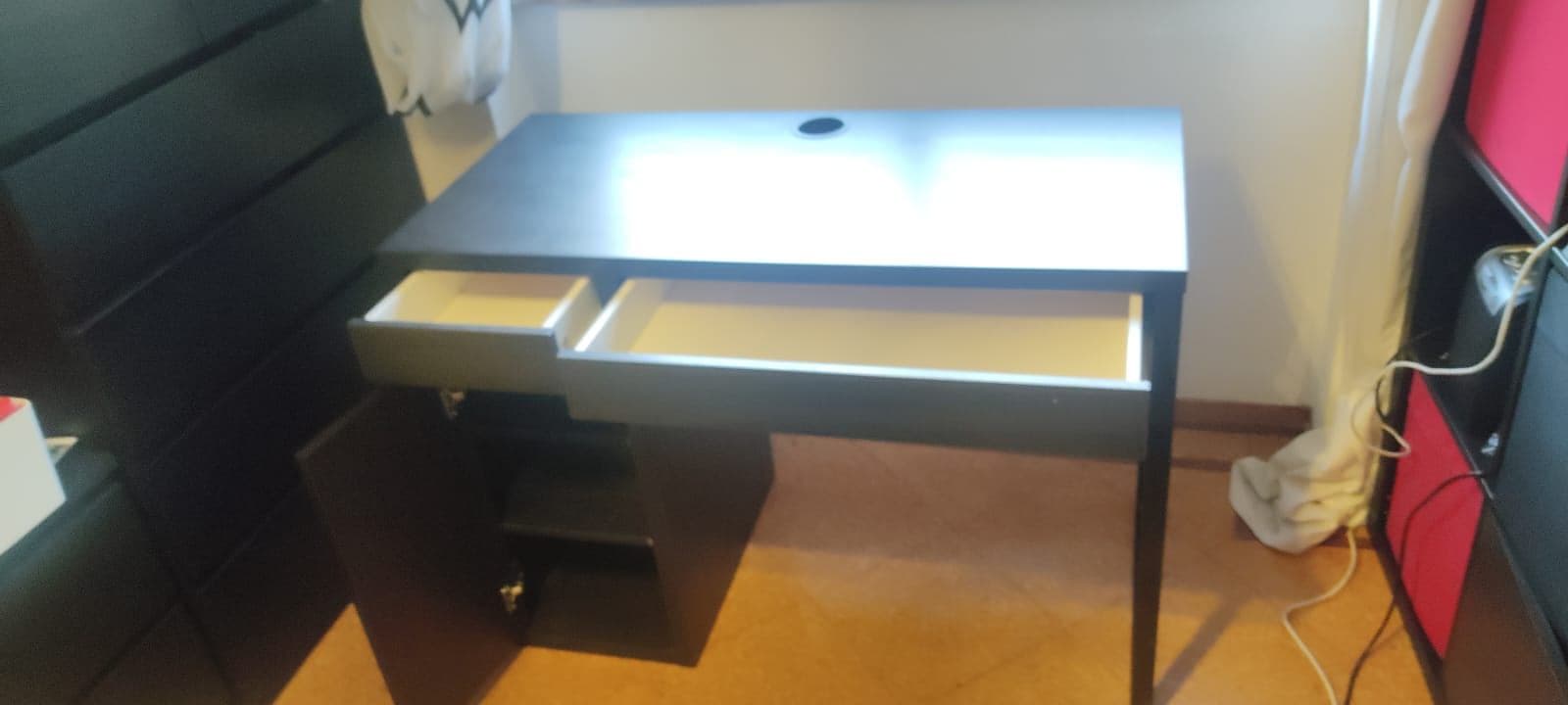 MICKE Desk, black-brown, 105x50 cm. Get it here!