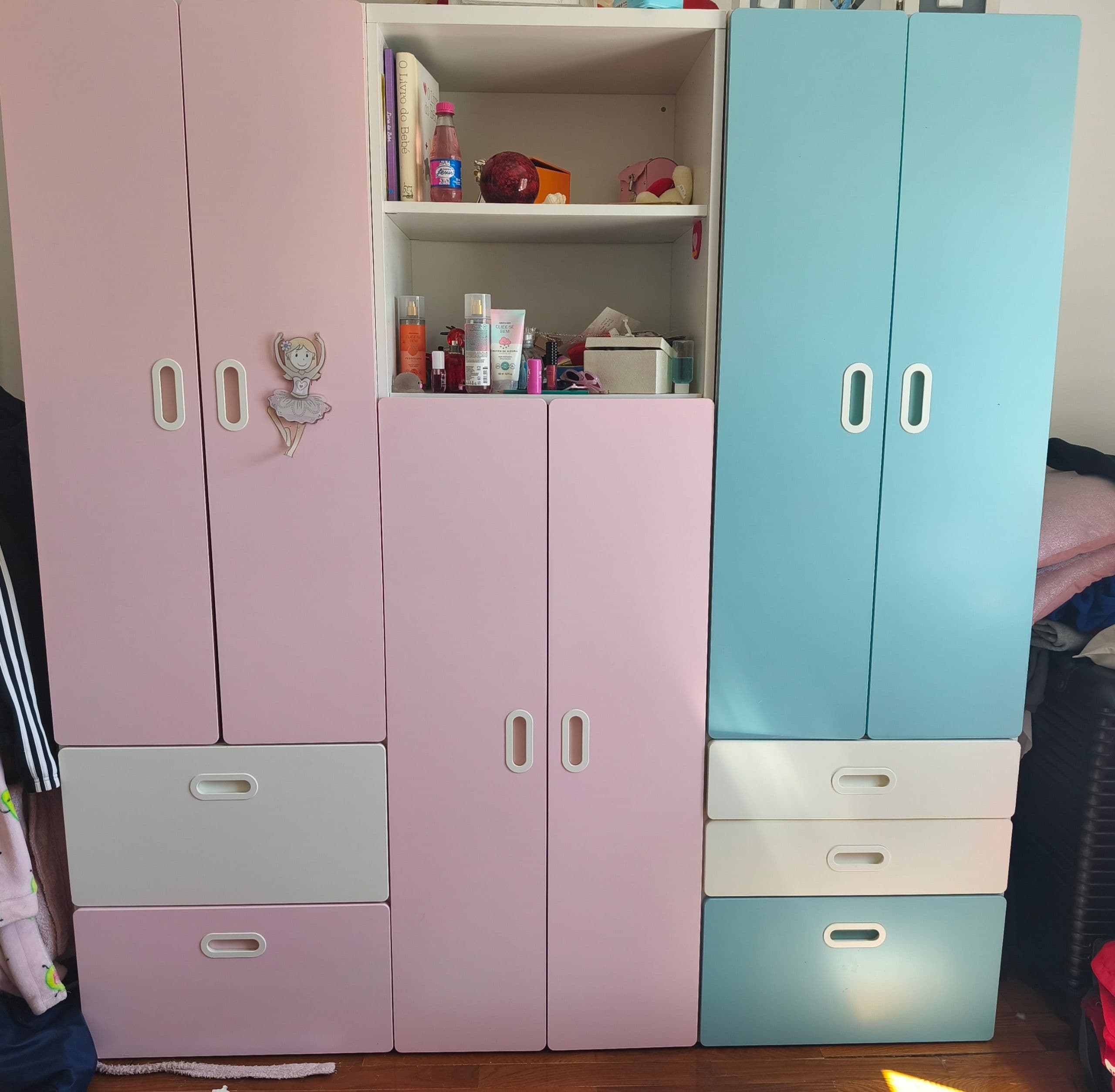 Organização para roupa e sapatos para crianças